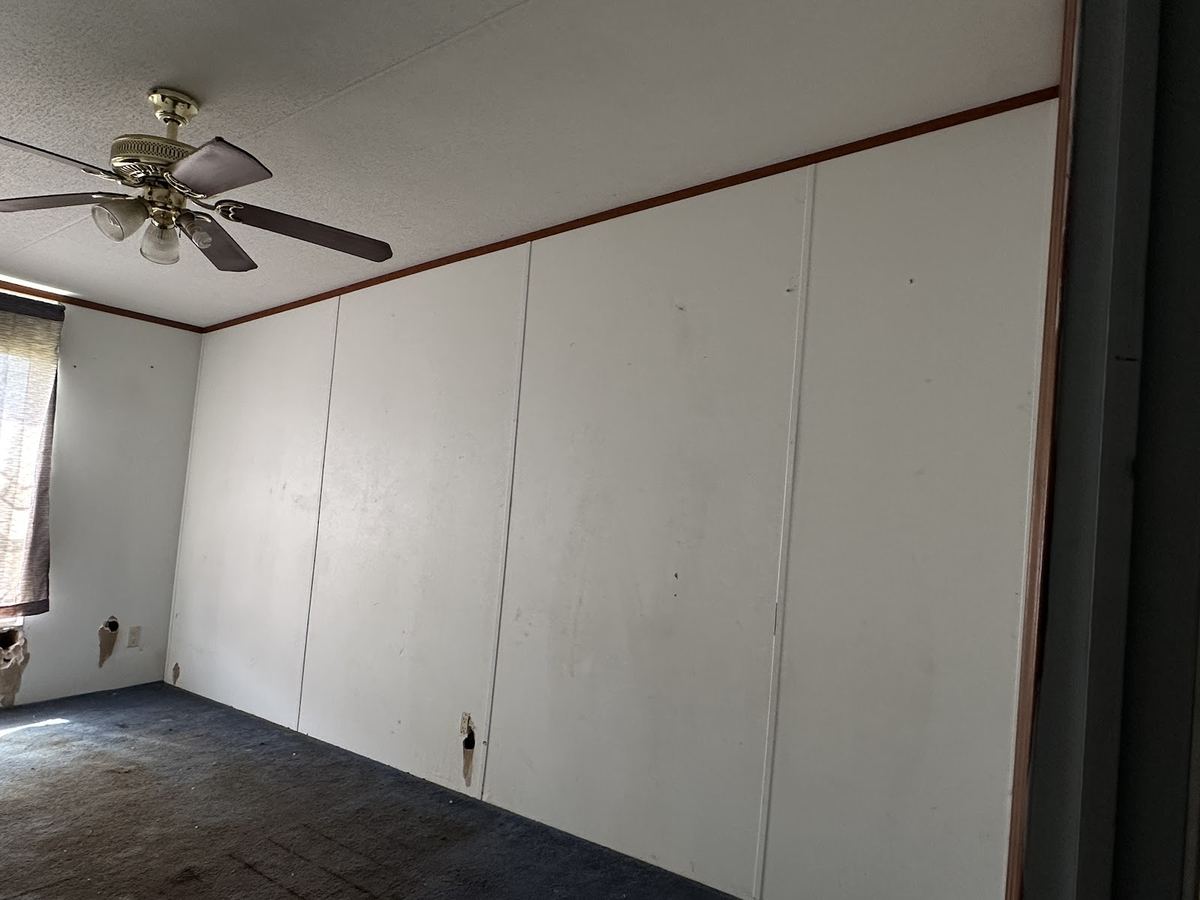 Bedroom before renovation