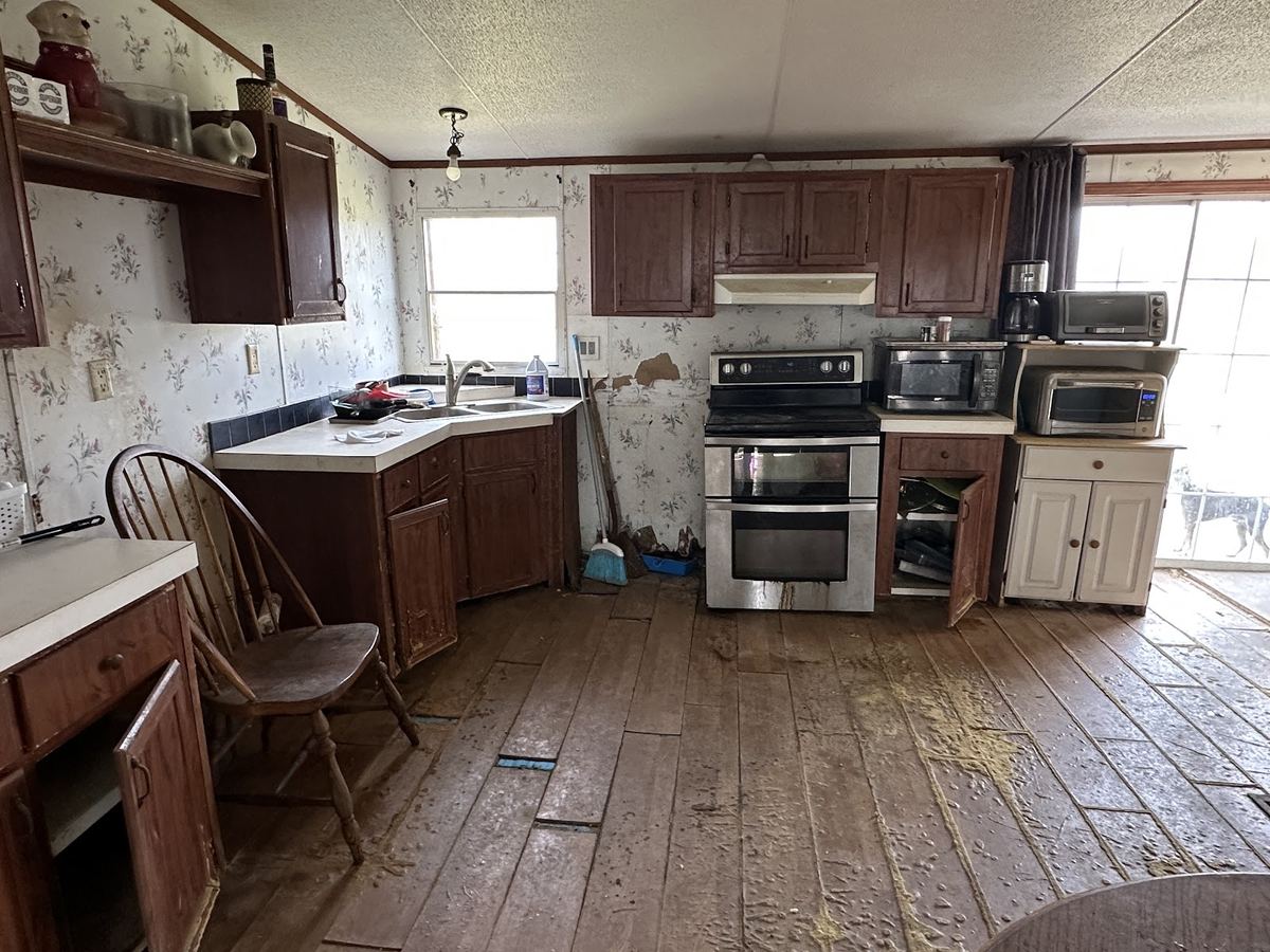 Kitchen before renovation